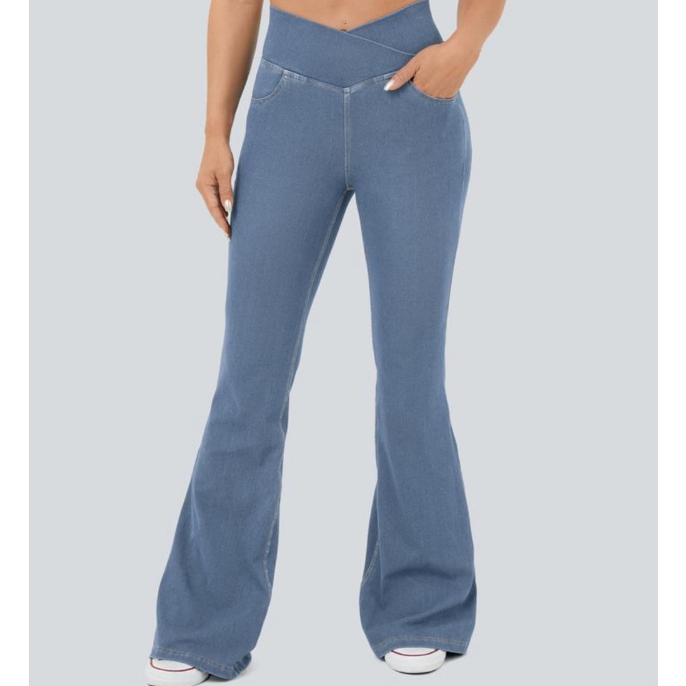 NWT HALARA SIZE M Flex High Waist Crossover Pocket Cool Touch Washed Casual Jean